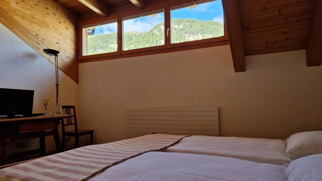 Weisses Kreuz - Crusch Alva Bed & Breakfast Samedan Ngoại thất bức ảnh