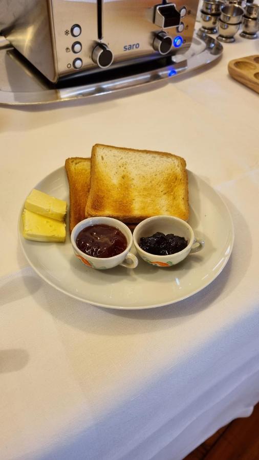 Weisses Kreuz - Crusch Alva Bed & Breakfast Samedan Ngoại thất bức ảnh